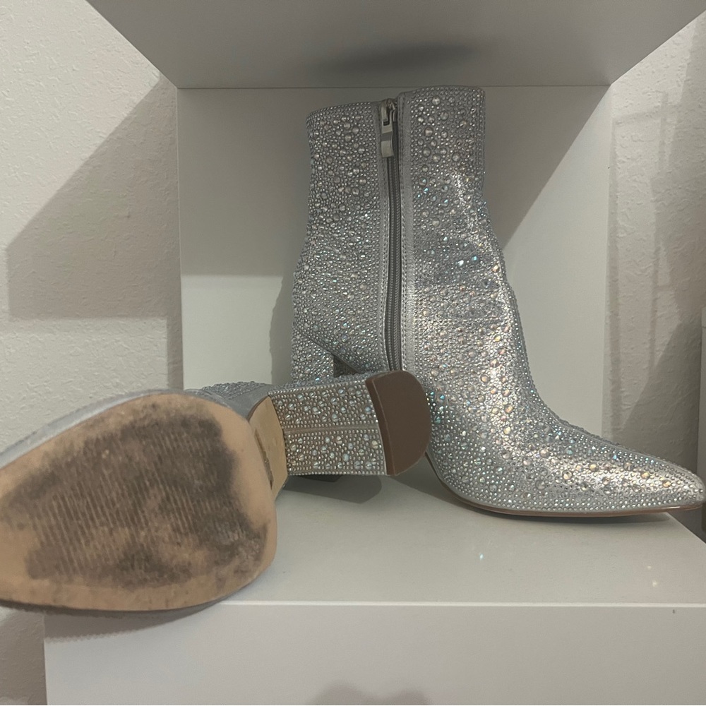 GORGEOUS Rhinestone booties with AB stones - Picture 4 of 4